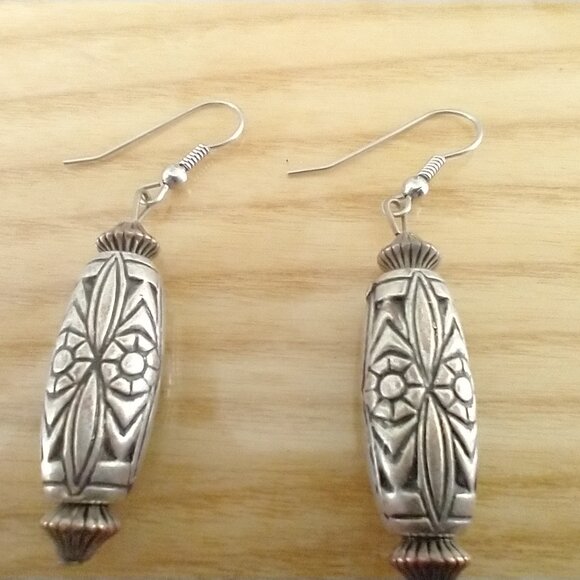 Earrings - Picture 2 of 3